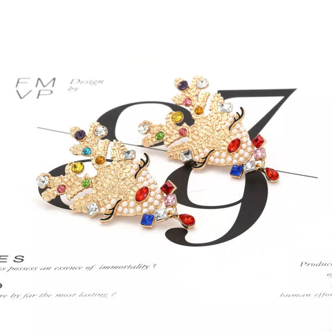 18K Gold Reindeer Earrings showcasing festive charm with pearls and rhinestones in an enchanting holiday design.